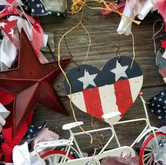 Americana Rag Wreath Fourth of July - Picture 4 of 4